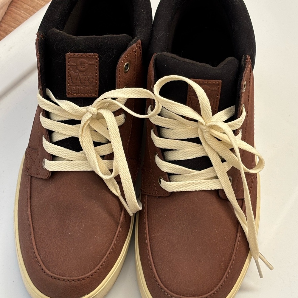 Brown High-Top Men's Shoes Etnies size 9.5